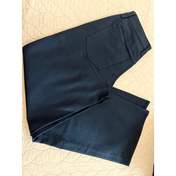 Women's Lululemon Navy EasyFive LR Classic-Wide Pant 32 - Picture 3 of 5